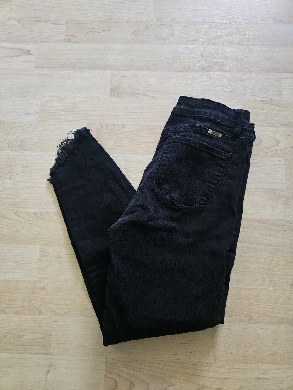 KanCan Black Distressed Pants Size 7/27
